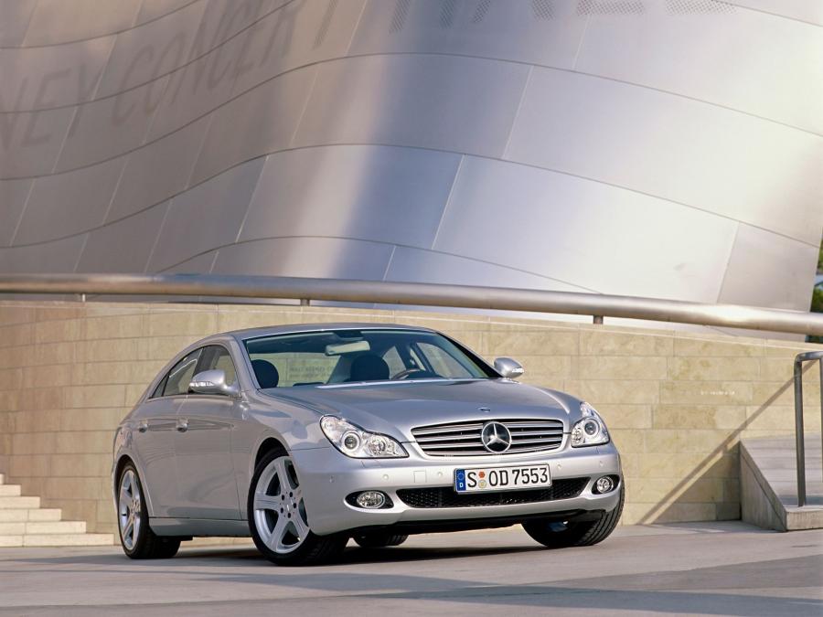  Mercedes-Benz CLS500 2004 года  (фото 7 из 30)